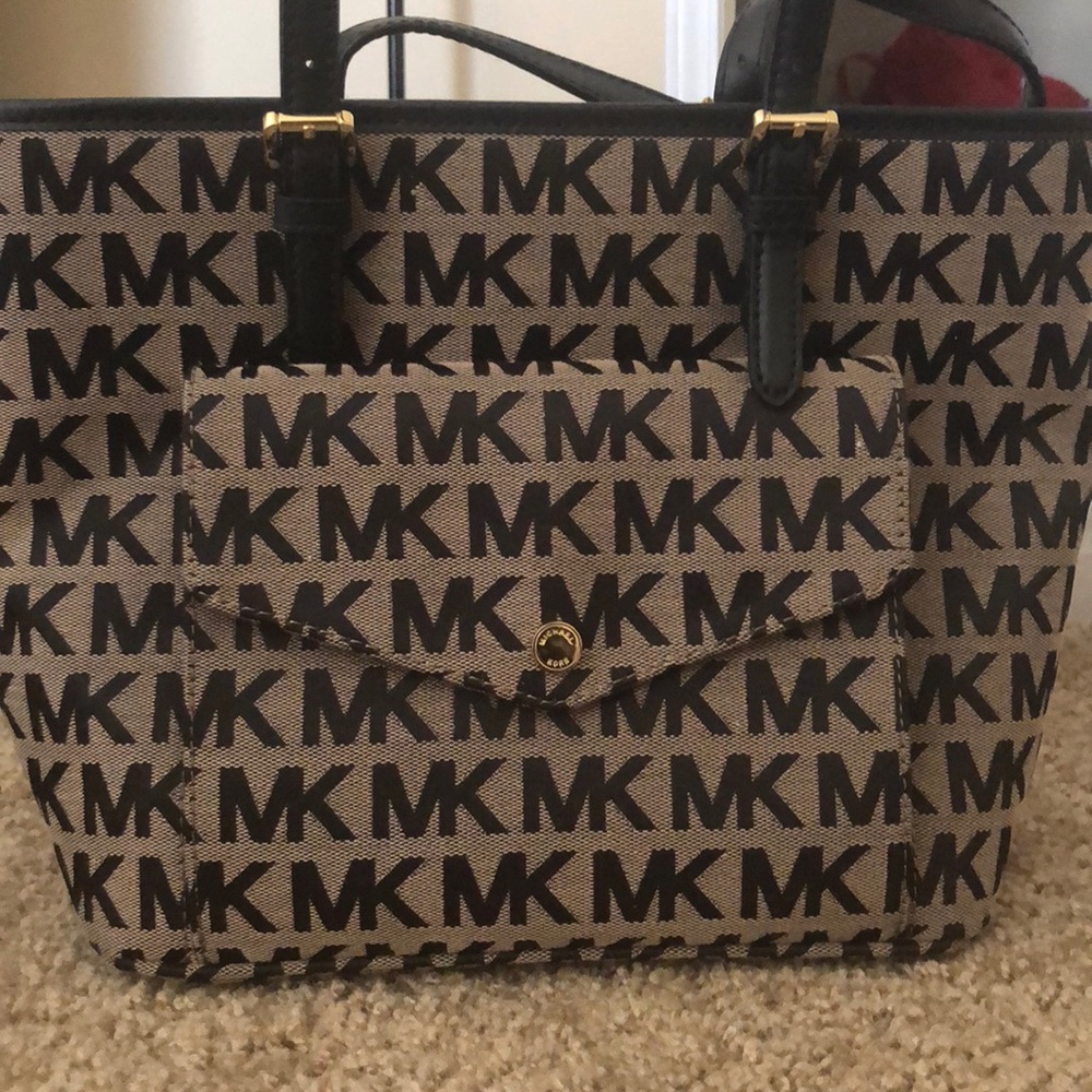 Brand new MK purse, never used!!
